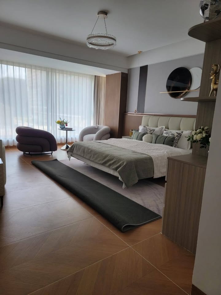 3 bedroom plus dsq apartment in westland